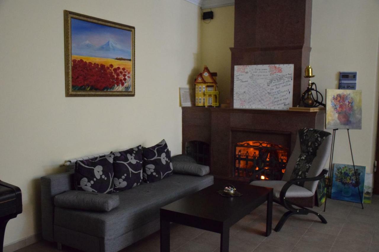 Mia Casa Hotel Erévan Extérieur photo